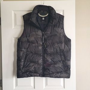 COPY - G-STAR RAW MEN'S CAMO LIGHT WEIGHT QUILTED FULL ZIP VEST XL
